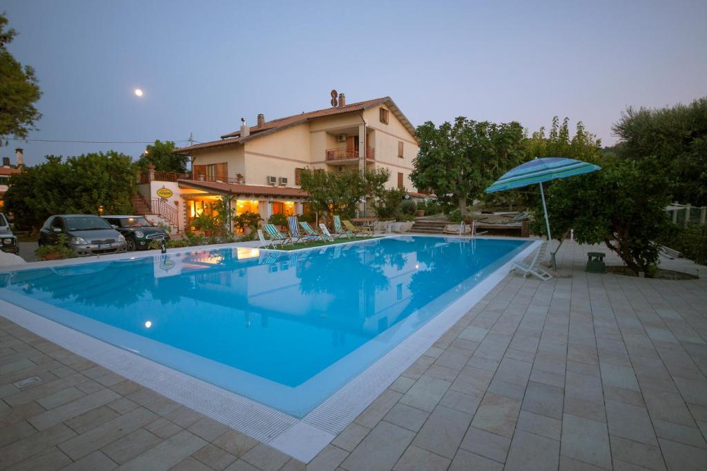 Agriturismo Nardini 罗迪-加尔加尼科 外观 照片